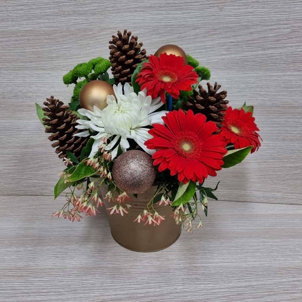 Christmas Gold Tin Pot